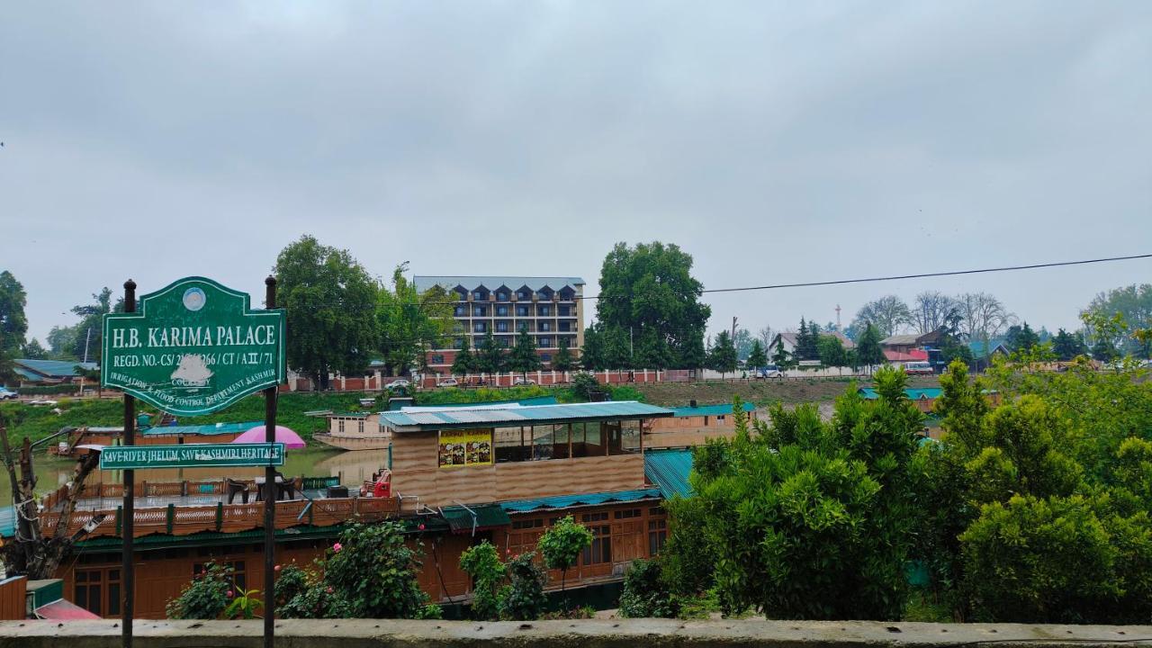 Houseboat Karima Palace Srīnagar Exteriör bild